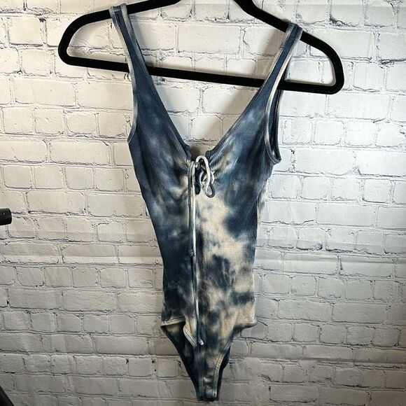🌀 Timing Blue Tie-Dye Ribbed Bodysuit - Size Small - Picture 2 of 5